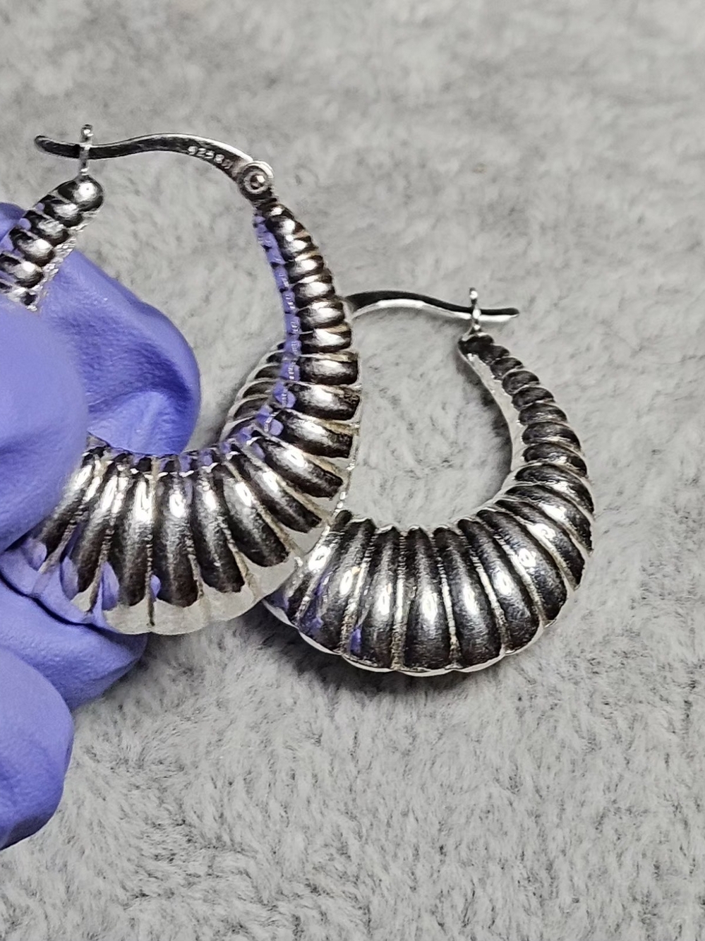 NWOT 925 Sterling Silver Ribbed Shrimp Hoop Earrings Chunky Fluted Crescent